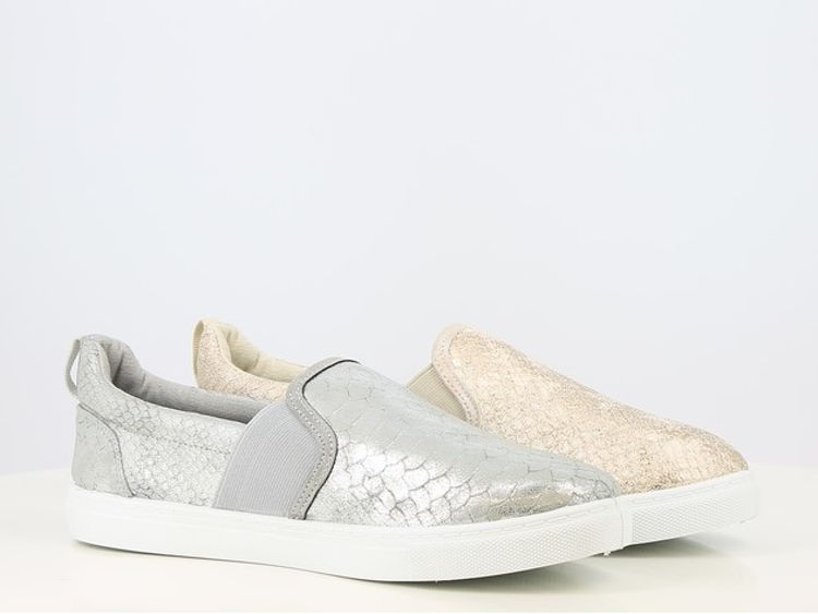 Picture of B731561 LADIES/OLDER GIRLS  COMFORTABLE SILVER SLIP ONS